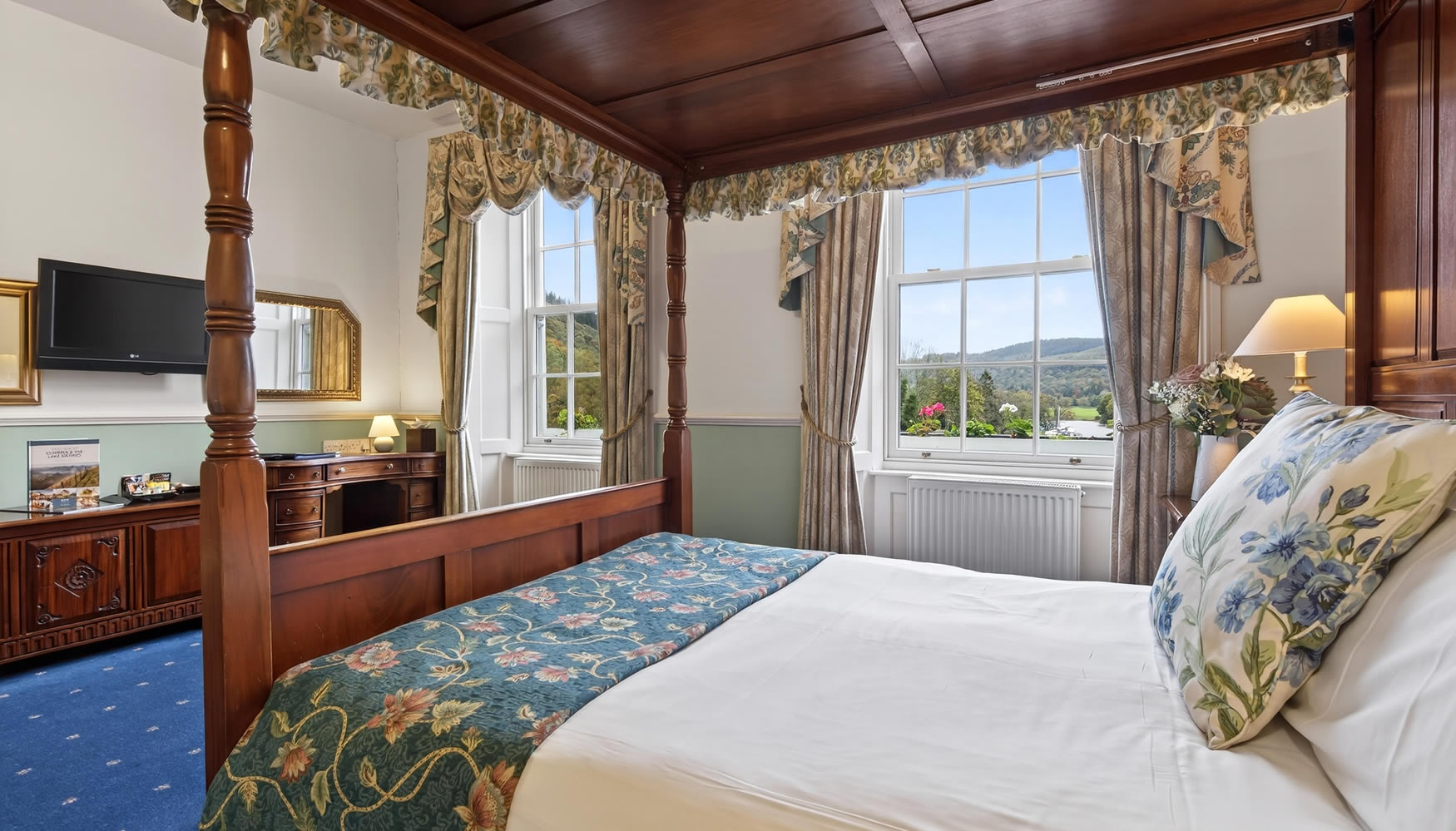 Lake Windermere Hotel with 46 en-suite bedroooms Lake Windermere Hotel with 46 en-suite bedroooms